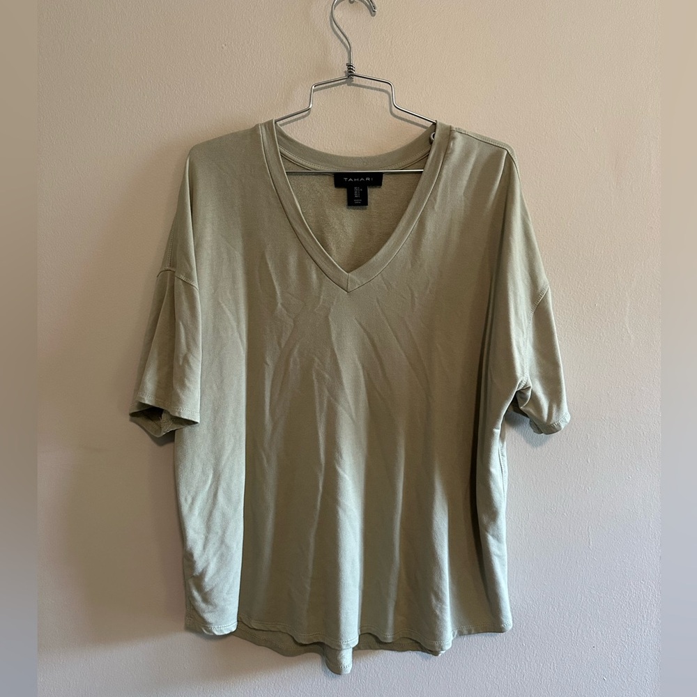 Women’s Vneck